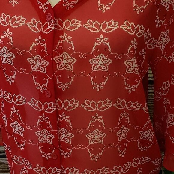 Signature studio red/white mid Sleeve  blouse  NWT - Picture 2 of 4